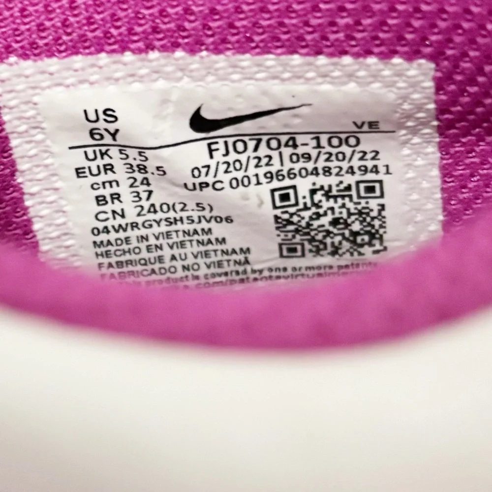 Nike Dunk Low GS Active Sneakers Girls Size 6Y‎ Fuchsia Pink Padded Low Cut